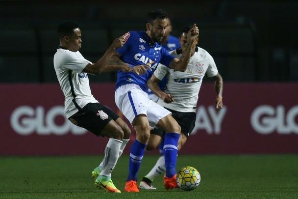 Fotos de Corinthians 1x1 Cruzeiro, no Pacaembu, pela 19ª rodada do Campeonato Brasileiro (Marcello Zambrana/Light Press/Cruzeiro)