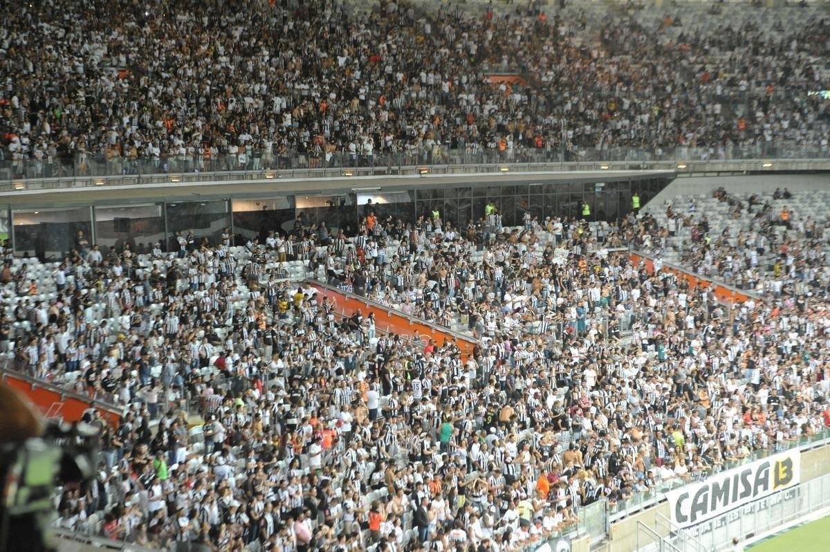 Fotos da torcida do Atltico no Mineiro, na partida contra o Cerro Porteo, pela Copa Libertadores