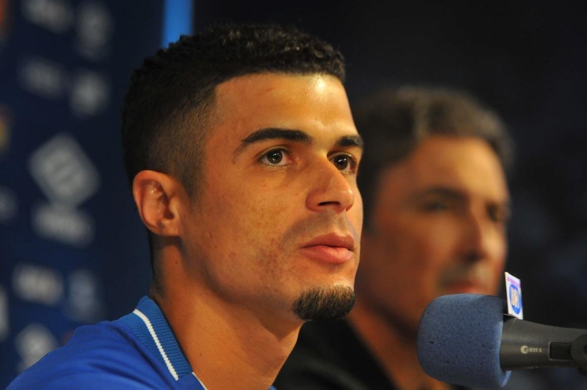 Cruzeiro apresentou o lateral-esquerdo Egdio como novo reforo para a temporada 2018
