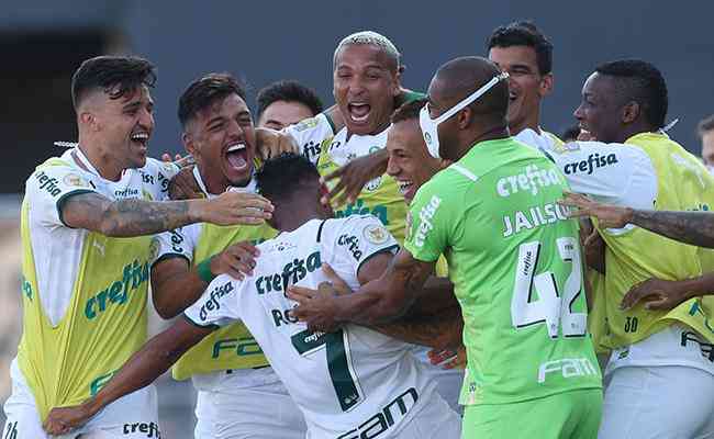 Roni marcou um dos gols do Palmeiras na vitria sobre o Santos