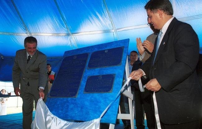 Inaugurao da Toca da Raposa II em 9 de maro de 2002. Na ocasio, presidente do Cruzeiro, Zez Perrella, recebeu figuras ilustres, como o tcnico da Seleo Brasileira, Luiz Felipe Scolari, e outras autoridades pblicas municipais, estaduais e federais