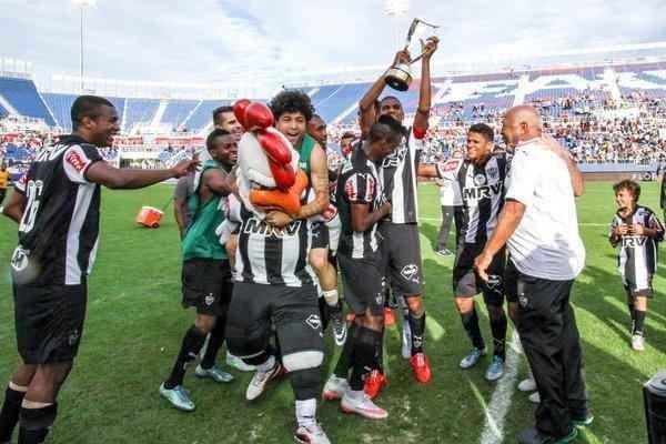 Atlético inicia o ano em que disputará outras cinco competições com uma taça