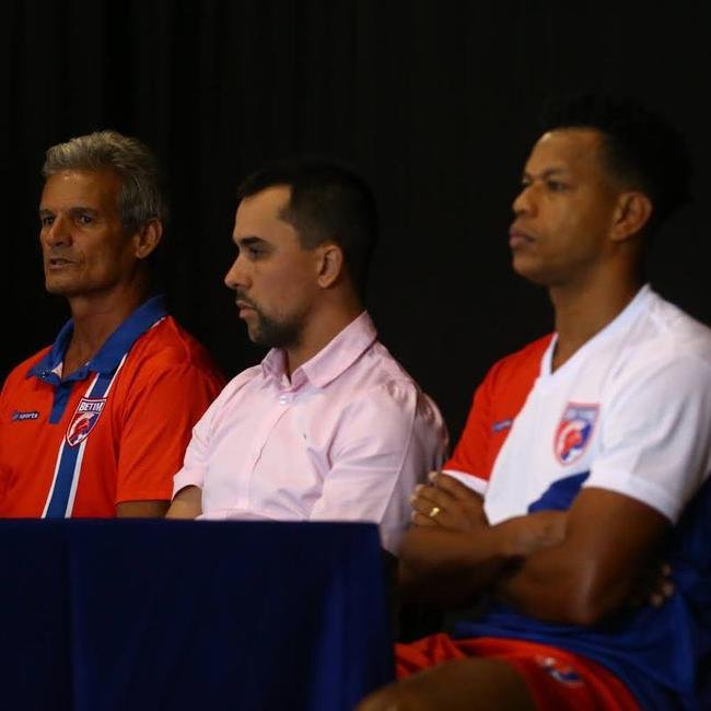 Com jogadores conhecidos da torcida mineira, como o zagueiro Edcarlos o meio-campista Leandro Domingues, o Betim apresentou o elenco nessa segunda-feira (21)