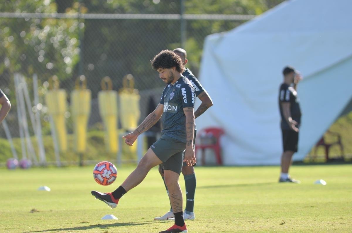 Veja fotos do treino do Atltico