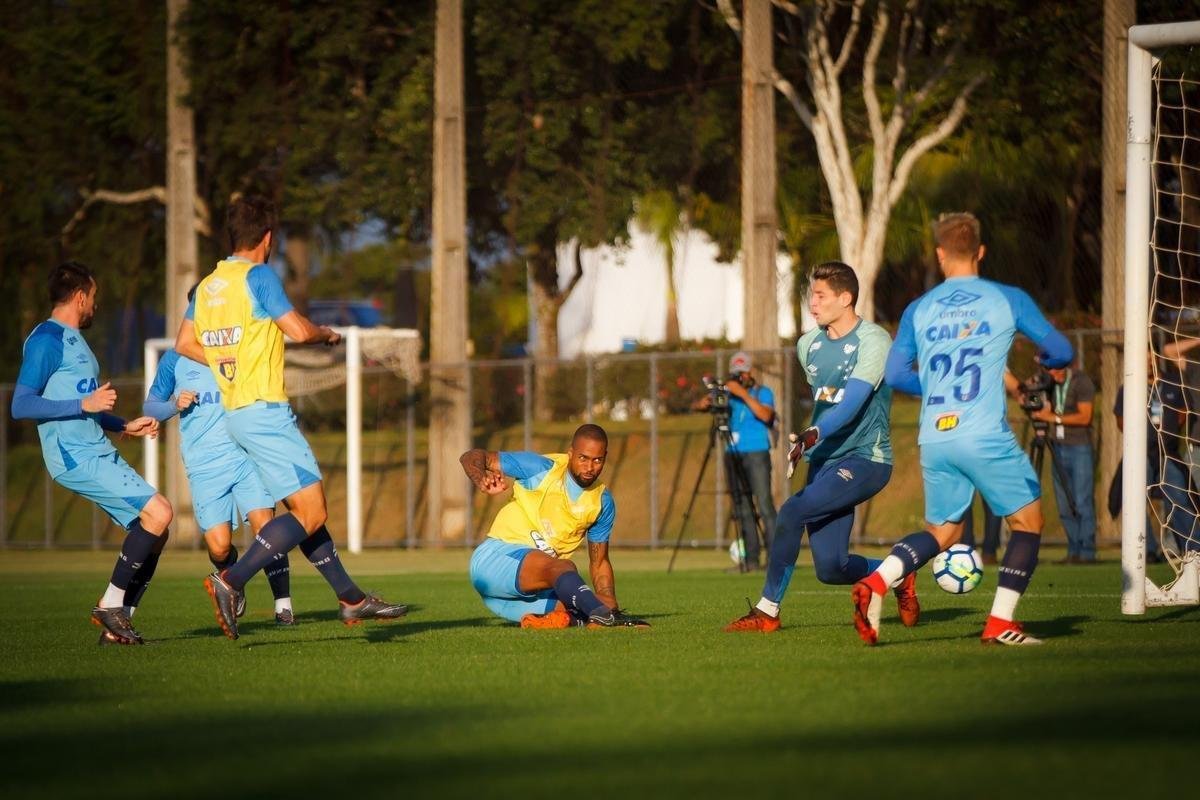 Imagens do treinamento do Cruzeiro s vsperas de duelo contra o Cear, pelo Brasileiro