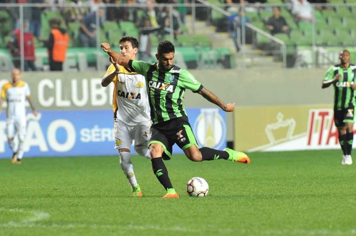 Imagens da partida entre Amrica e Cricima, no Independncia, pela Srie B do Brasileiro