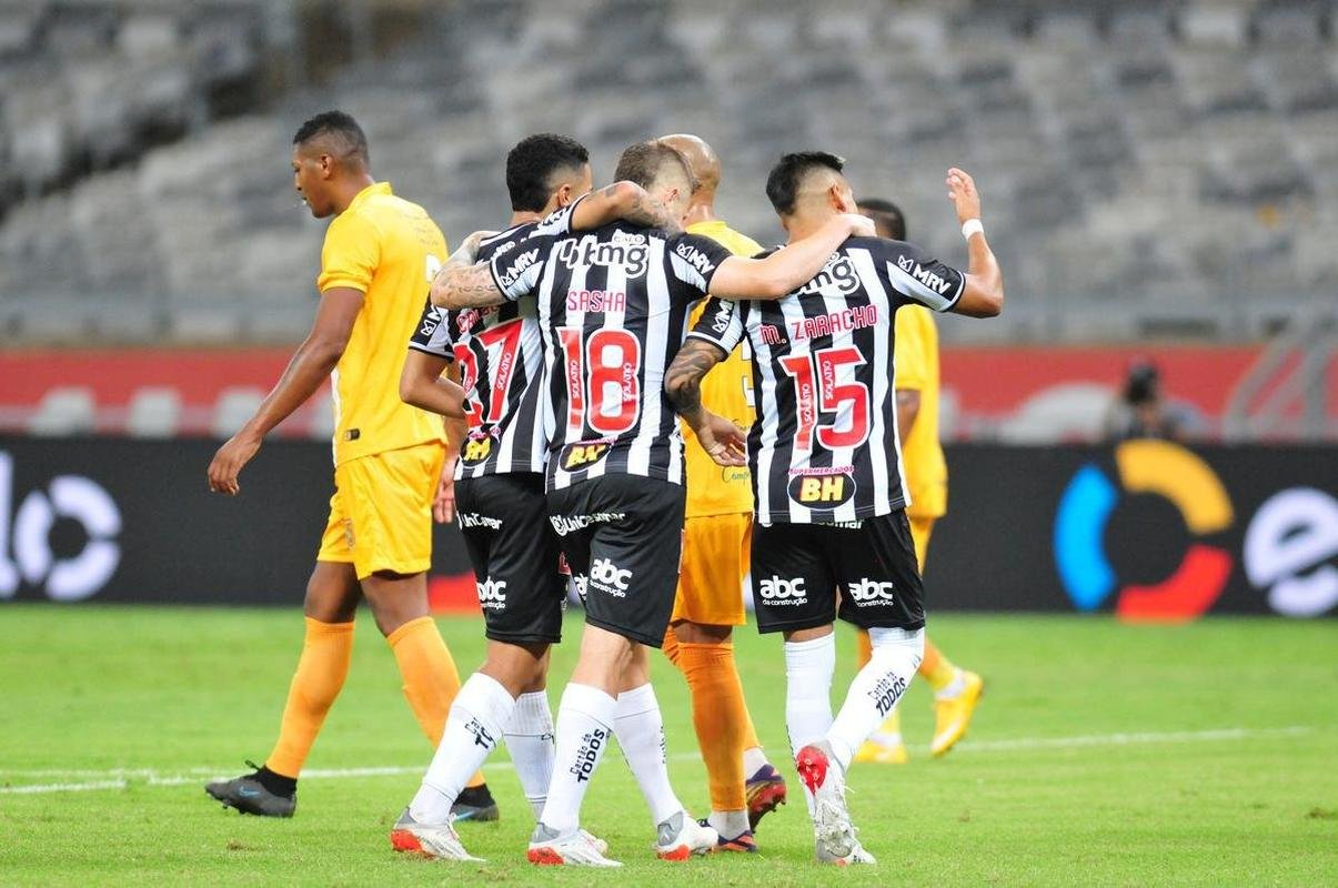 Fotos do jogo entre Atltico e Brasiliense, no Mineiro, em Belo Horizonte, pela terceira fase da Copa do Brasil
