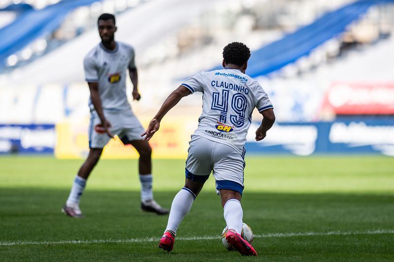 Cruzeiro goleou Patrocinense no Mineirão com gols de Ramon, Roberson e Maurício