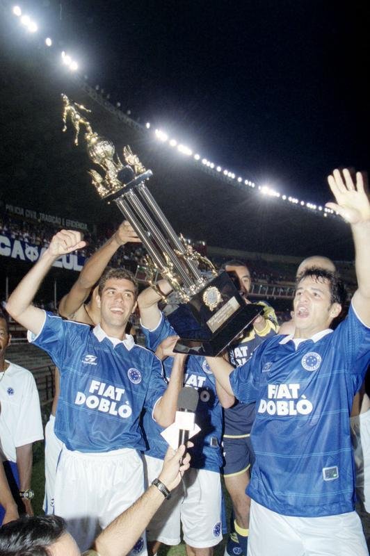 Alessandro, tambm conhecido como Alessandro Cambalhota, foi artilheiro do Supercampeonato Mineiro de 2002 com 3 gols.