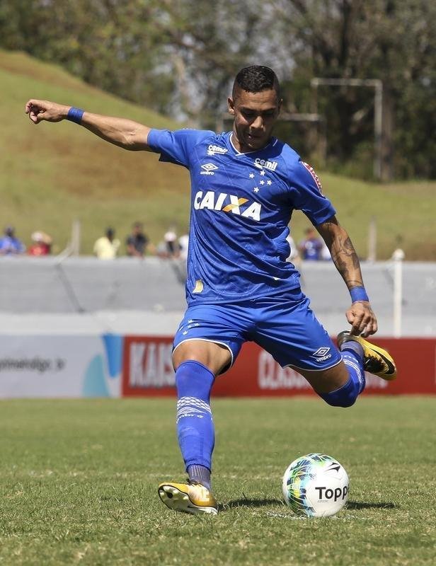 Cruzeiro chegou a abrir 2 a 0 sobre o Londrina, com gols de Lucas Silva e Sassá, mas cedeu o empate no segundo tempo e perdeu nos pênaltis por 3 a 1. Time foi eliminado na semifinal da Primeira Liga.