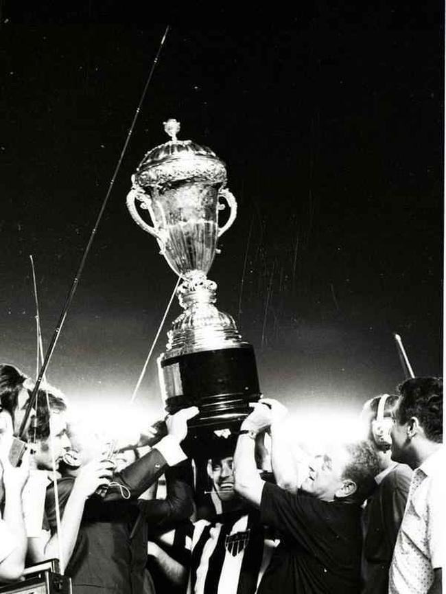 Atltico conquistou ttulo do Brasileiro de 1971 com vitria por 1 a 0 sobre o Botafogo no Maracan, no Rio de Janeiro. Dario marcou o gol da vitria de cabea depois do cruzamento de Humberto Ramos. Depois do apito final, houve muita festa de Tel Santana e de seus comandados no gramado