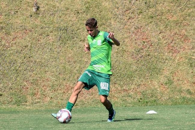 Gustavo (meio-campista)