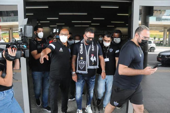 O explosivo El Turco chegou neste de domingo e mandou o recado: Saudações a toda a massa atleticana