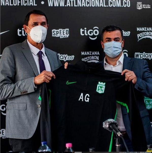 Alexandre Guimarães, treinador (Atlético Nacional, da Colômbia)