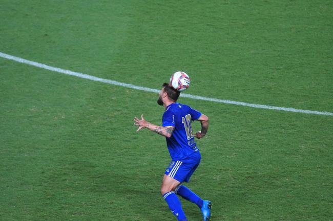 Fotos de Coimbra x Cruzeiro, no Independncia, pela 8 rodada do Mineiro. William Pottker e Felipe Augusto fizeram os gols da vitria celeste por 2 a 0.