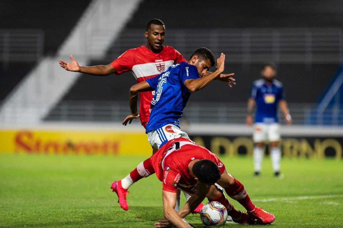 O Cruzeiro empatou por 1 a 1 com o CRB, no Rei Pel, em Macei (AL), no dia 8 de dezembro, pela 27 rodada da Srie B