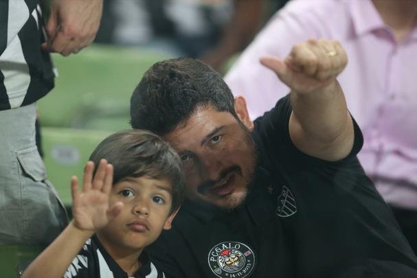 Lance de Atltico x Chapecoense, jogo vlido pelo Campeonato Brasileiro