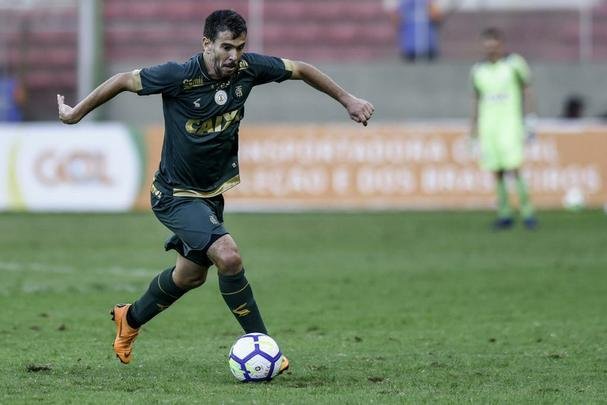 Leandro Donizete veio por emprstimo do Santos e atuou em 28 jogos pelo Amrica