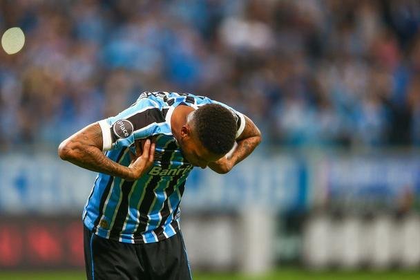 Grêmio jogou melhor e conseguiu vitória por 2 a 0 sobre o Atlético na Arena, em Porto Alegre, pela 13ª rodada do Campeonato Brasileiro
