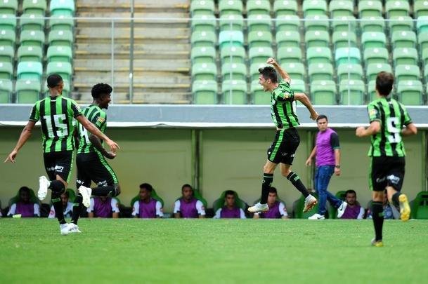 Amrica derrotou Uberlndia no Independncia por 3 a 0, com gols de Al (2) e Ademir