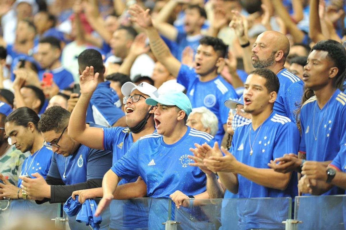 Fotos da torcida do Cruzeiro na partida de ida da semifinal do Mineiro, contra o Athletic, no Mineiro