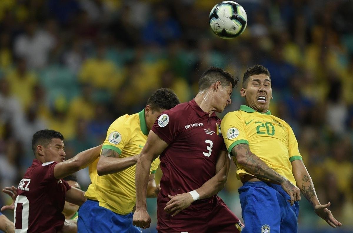 Brasil enfrentou a Venezuela na Arena Fonte Nova, pelo Grupo A da Copa Amrica