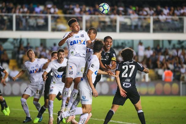 Na Vila Belmiro, Atlético é derrotado pelo Santos por 3 a 2, pela 37ª rodada do Campeonato Brasileiro
