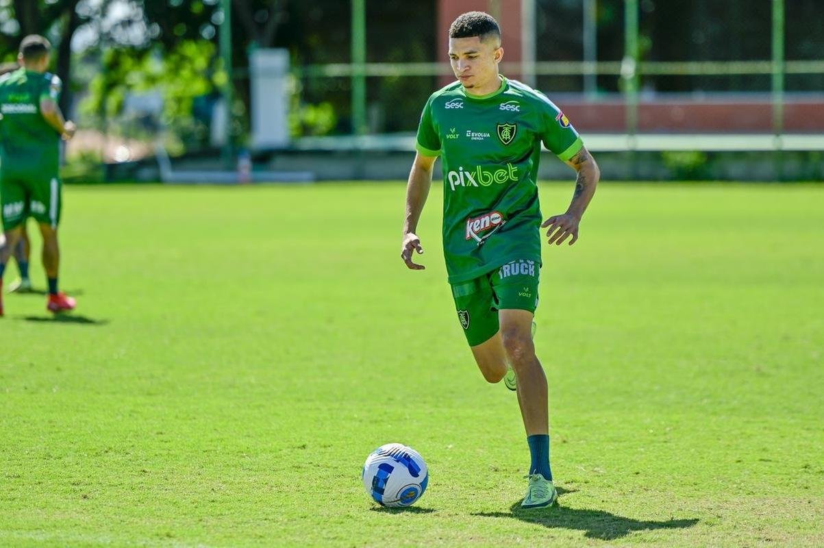 O Amrica realizou, nesta segunda-feira (28), o ltimo treino no CT Lanna Drumond, em Belo Horizonte, antes da viagem ao Paraguai para enfrentar o Guaran, pela Copa Libertadores.