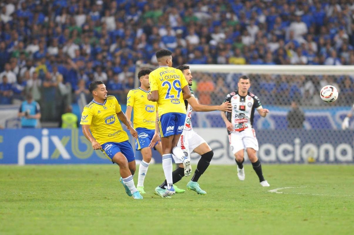 As melhores fotos do jogo entre Cruzeiro e Operrio-PR, no Mineiro, em Belo Horizonte, pela 29 rodada da Srie B do Brasileiro