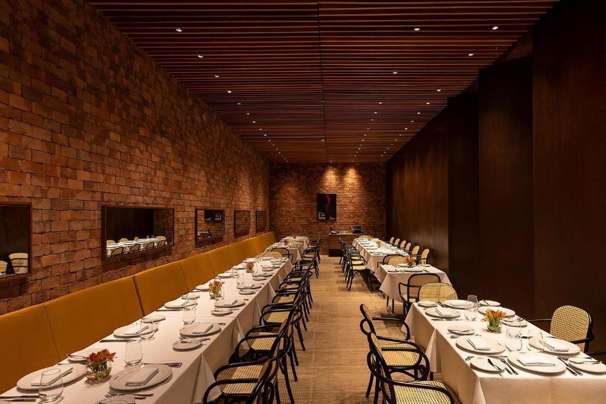 Luxuoso hotel Fasano  a 'casa' de Ronaldo em Belo Horizonte. Dono de 90% da SAF do Cruzeiro se hospeda sempre no local e realiza reunies com sua equipe e parceiros. 