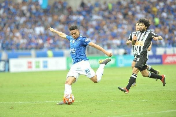 Marquinhos Gabriel abriu o placar para o Cruzeiro aos 45 do primeiro tempo, em chute no canto direito de Victor que ainda desviou no zagueiro atleticano Leonardo Silva