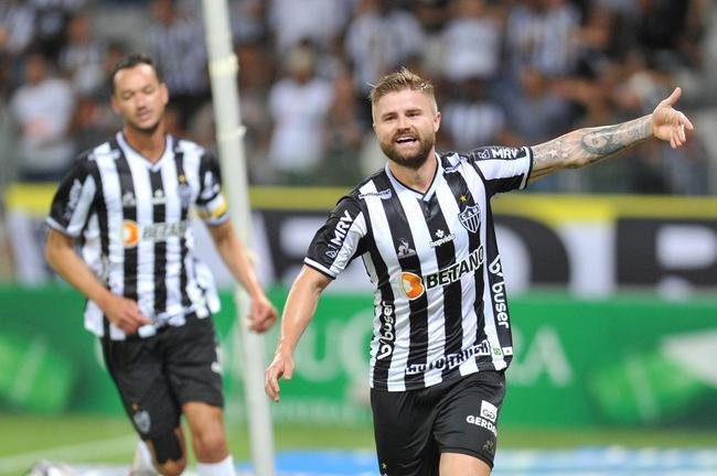 Sasha marcou o primeiro gol do Atltico sobre a Caldense, no Mineiro, na partida de volta da semifinal do Mineiro