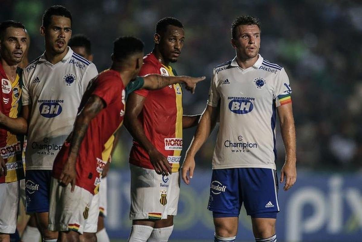 Sampaio Corra x Cruzeiro, no estdio Castelo, em So Lus-MA, pela 27 rodada da Srie B do Campeonato Brasileiro