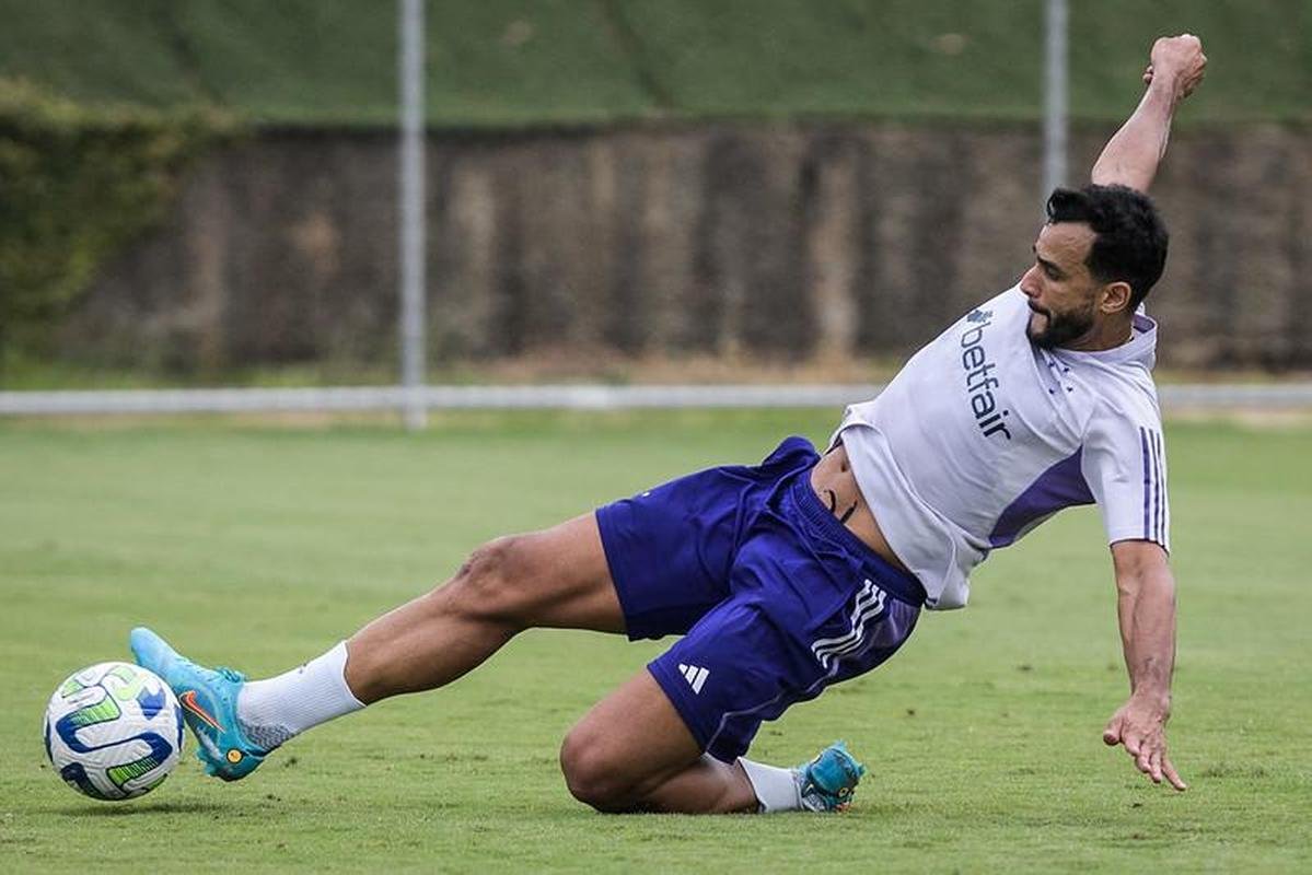Cruzeiro faz ltimo treino para enfrentar o Grmio