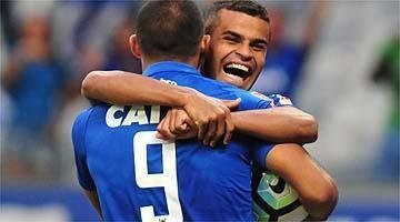 Ramn bila marcou o gol do Cruzeiro aos dois minutos do segundo tempo