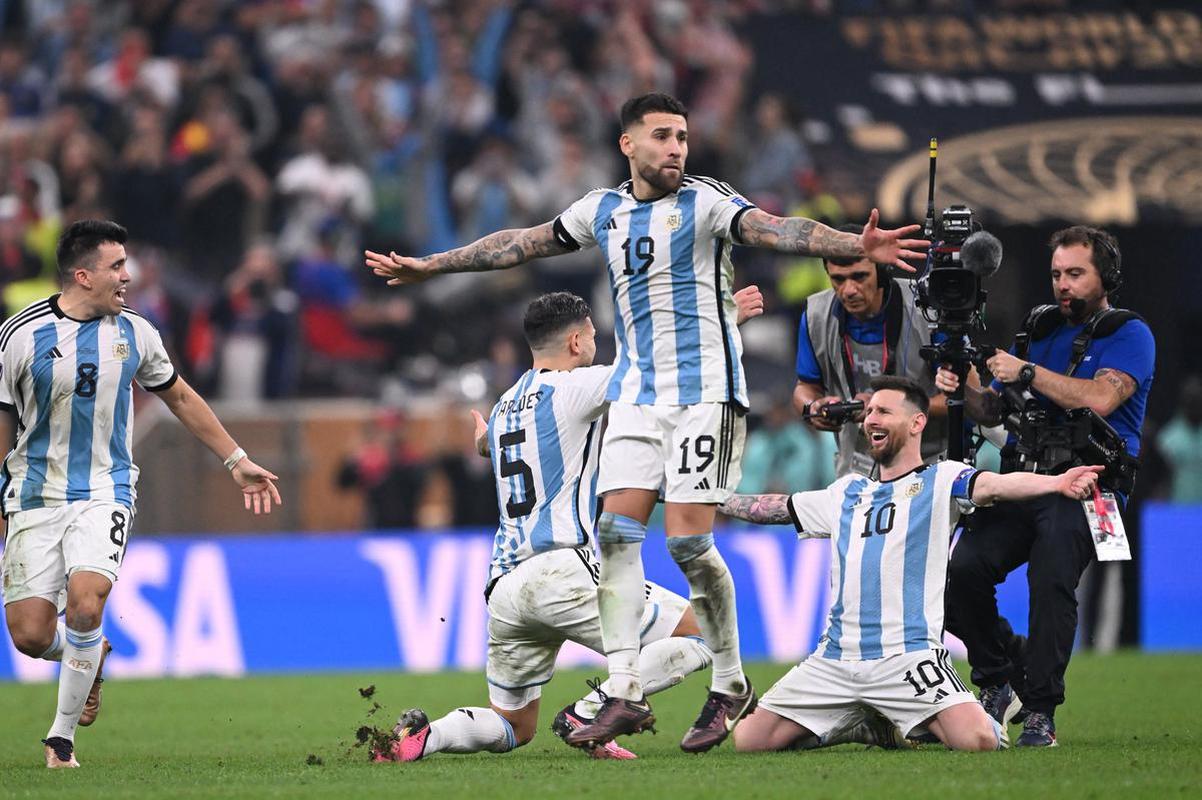 Argentina venceu a Frana por 4 a 2 nos pnaltis, depois de empate por 3 a 3, e finalmente soltou o grito de tricampe do mundo