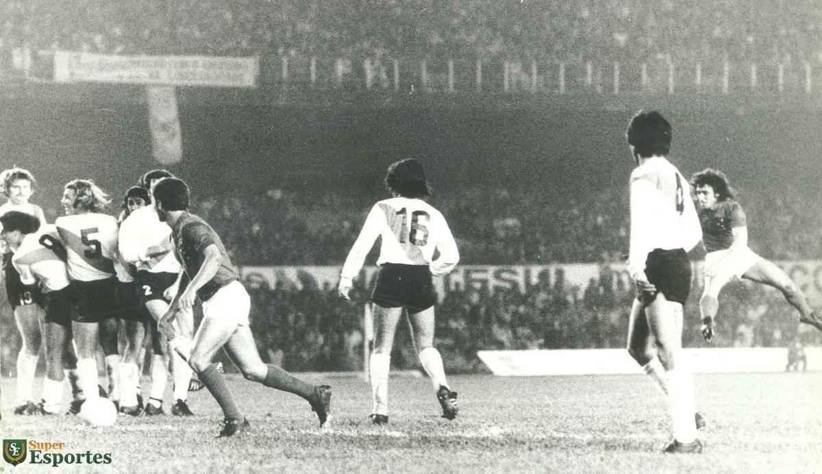 Cruzeiro derrotou River Plate por 4 a 1 no Mineirão em primeiro jogo da finalíssima da Libertadores