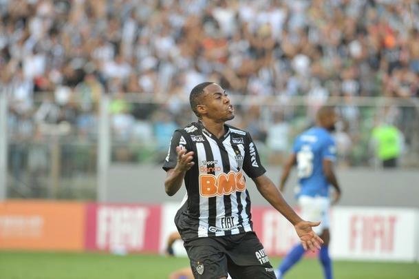 Elias abriu o placar para o Atltico aos 29 minutos do primeiro tempo