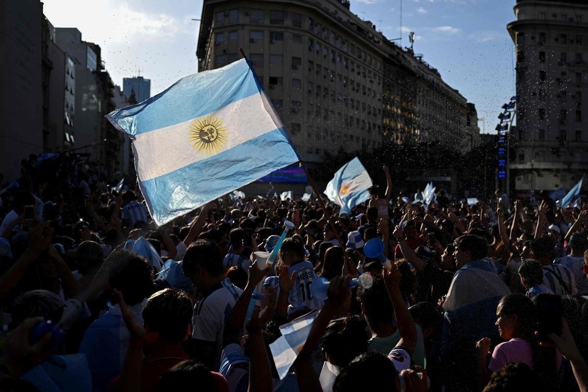 Classificao para a final do Mundial levou uma multido s ruas de Buenos Aires para festejar