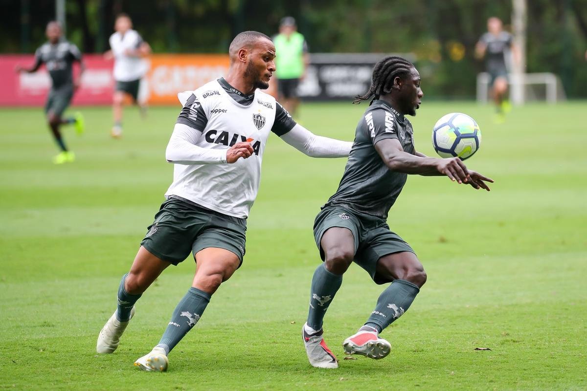 Veja, em fotos, como foi o primeiro treino de Levir Culpi nesta quinta passagem pelo Atltico