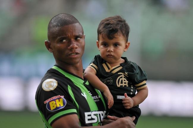 Amrica foi derrotado por 3 a 0 pelo Fluminense neste sbado (15/4), no Independncia, pela 1 rodada do Campeonato Brasileiro