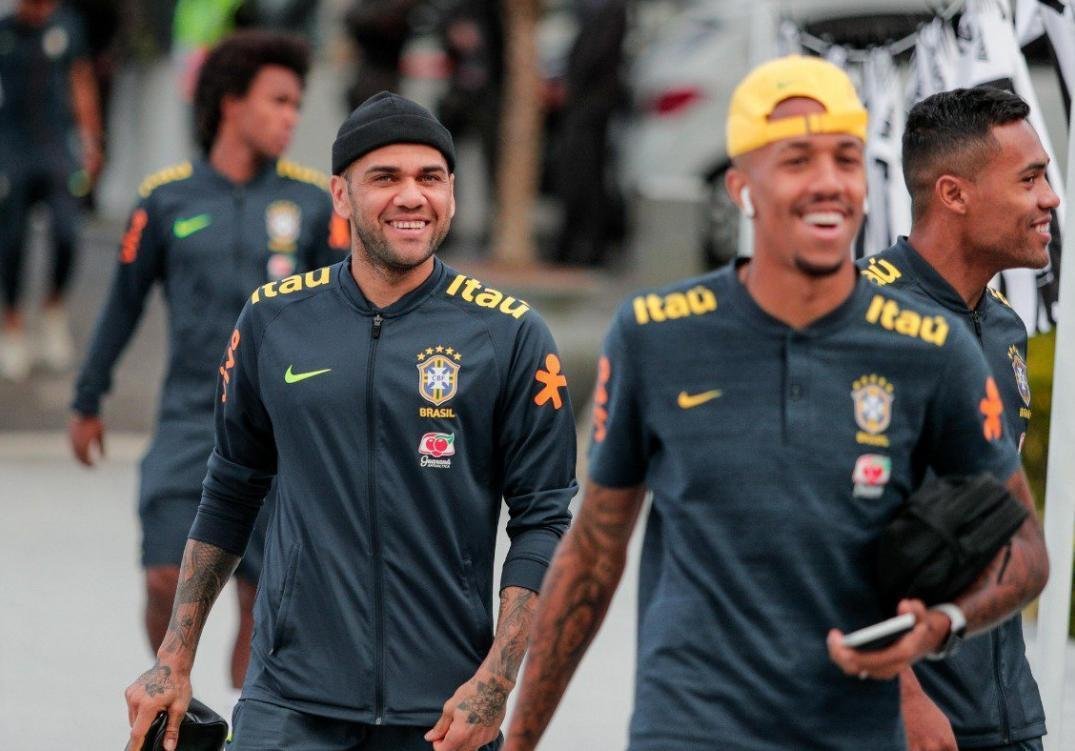 Atltico montou varal com camisas personalizadas para receber jogadores da Seleo Brasileira na Cidade do Galo