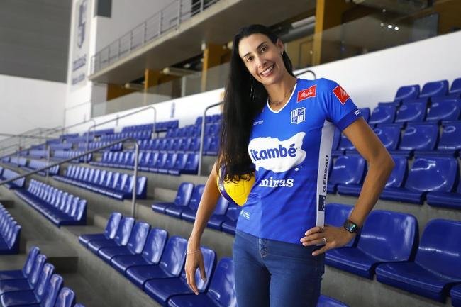 Fotos histricas de Sheilla em sua trajetria pelo vlei do Minas