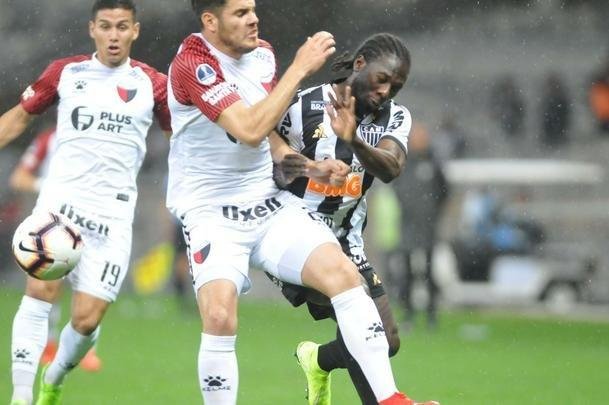 Fotos do primeiro tempo do jogo entre Atltico e Coln, no Mineiro, pela semifinal da Copa Sul-Americana