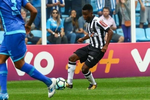 Imagens do empate entre Avaí e Atlético, na Ressacada