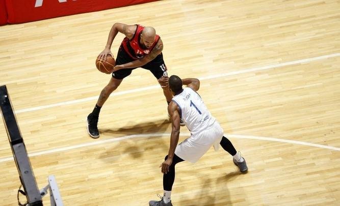 Fotos do duelo entre Minas e Flamengo, realizado nesta sexta, na Arena JK, em Belo Horizonte
