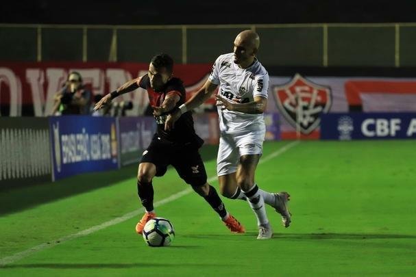 Vitória derrotou Atlético por 1 a 0, no Barradão, com gol de Léo Ceará