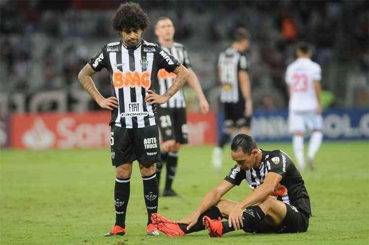 23/04/2019 - Dias depois da perda do ttulo mineiro, o Atltico teve outra frustrao. No Mineiro, o time alvinegro perdeu por 1 a 0 para o Nacional-URU e foi matematicamente eliminado da Copa Libertadores. Era a segunda eliminao.
