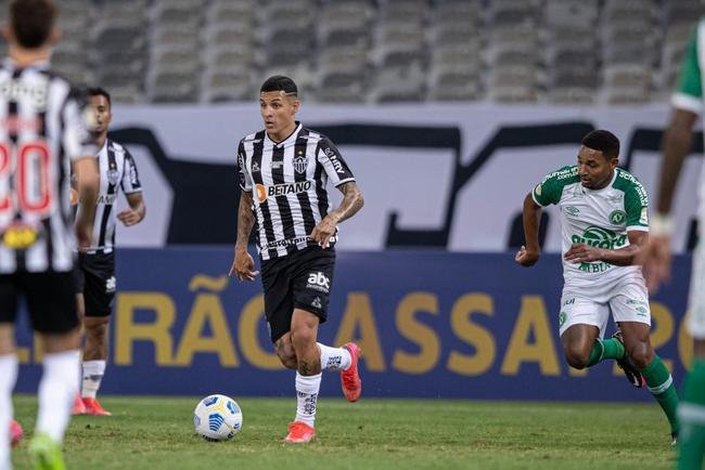 1� Guilherme Arana - 14 assist�ncias

