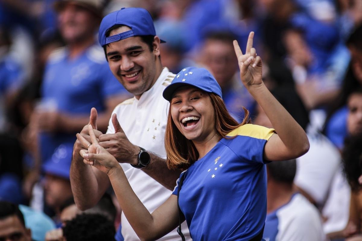 Fotos da partida entre Cruzeiro e Chapecoense, pela 24 rodada da Srie B do Campeonato Brasileiro. O jogo foi realizado neste sbado (13), no estdio Man Garrincha, em Braslia.